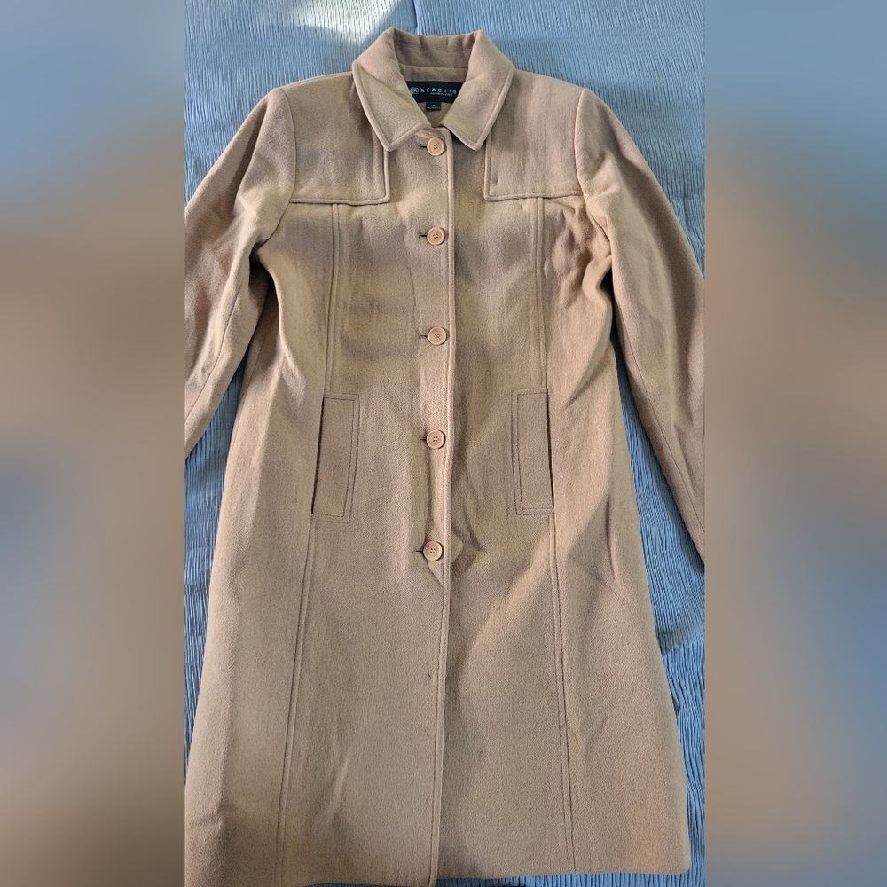 Kenneth COLE Reaction Women's (10) Camel Button-Up Coat